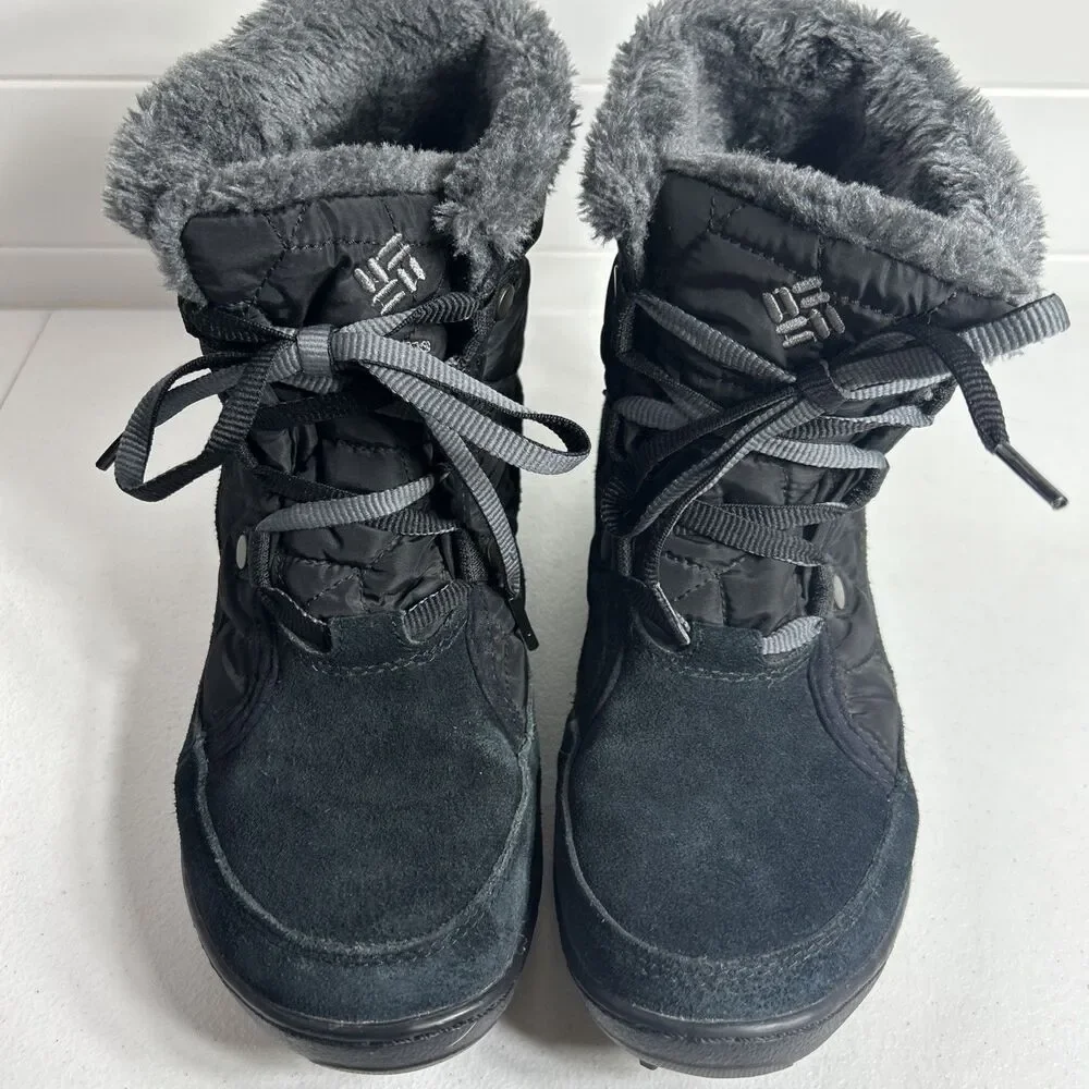 Columbia Boots Women’s Size 8 Black Shorty Suede Quilted Omni Heat Waterproof